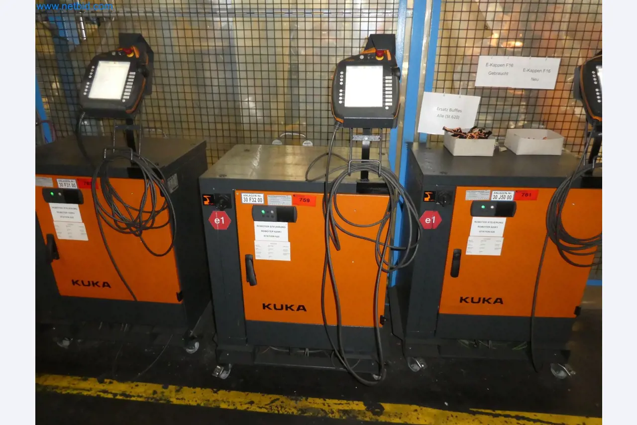 Robots, welding equipment and assembly accessories from the automotive industry-85