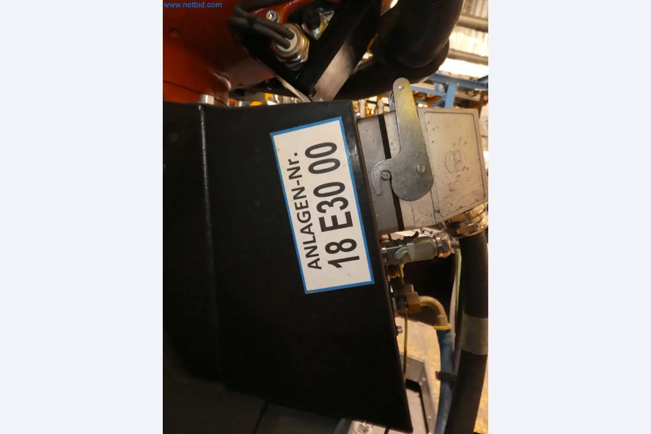 Robots, welding equipment and assembly accessories from the automotive industry-88