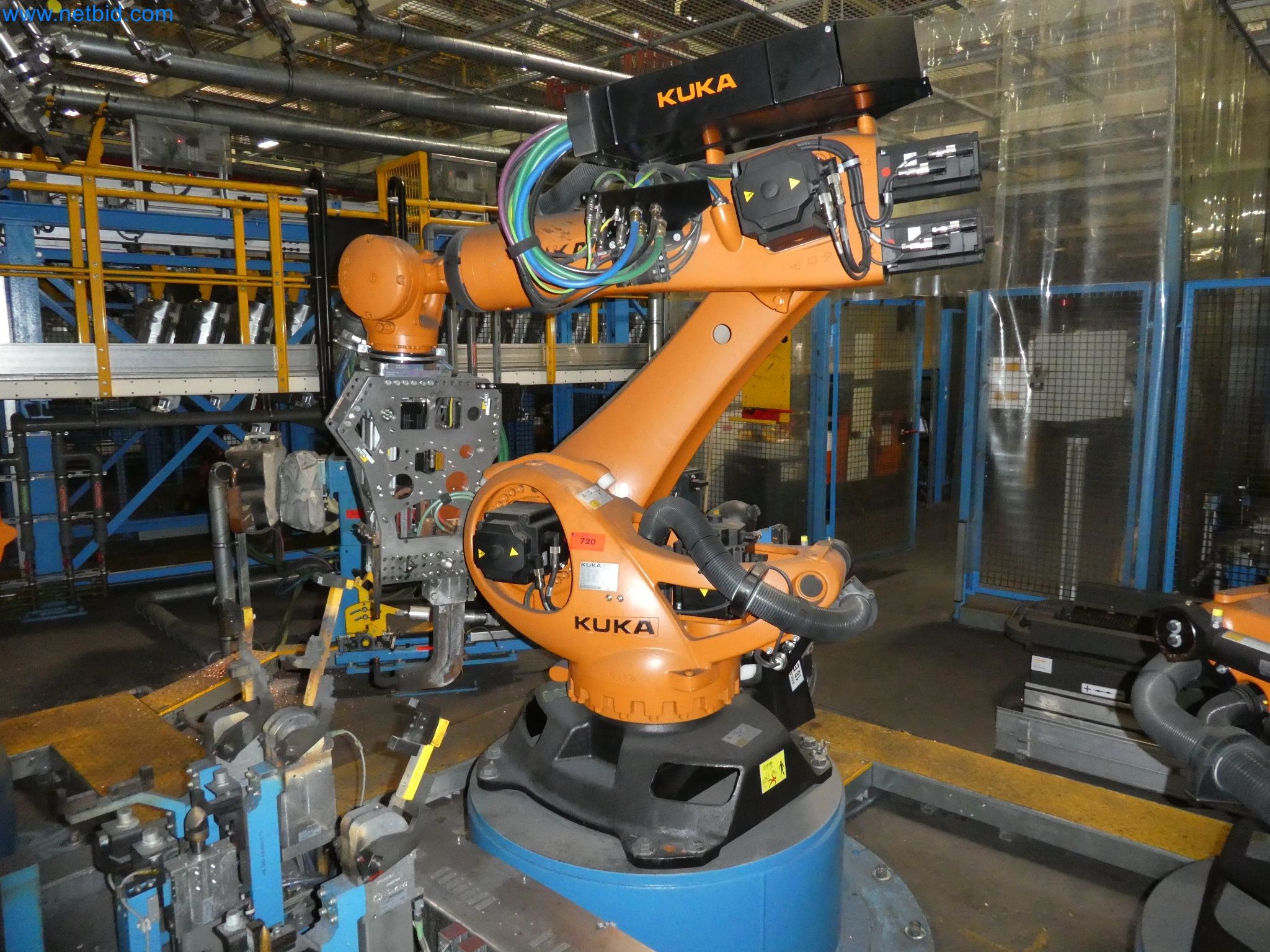 Robots, welding equipment and assembly accessories from the automotive industry-8