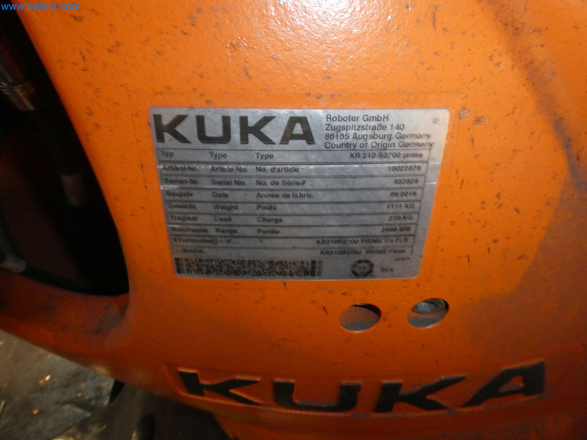 Robots, welding equipment and assembly accessories from the automotive industry-90