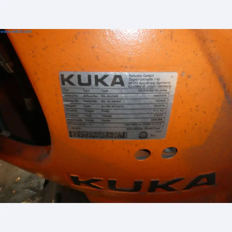 Robots, welding equipment and assembly accessories from the automotive industry-90