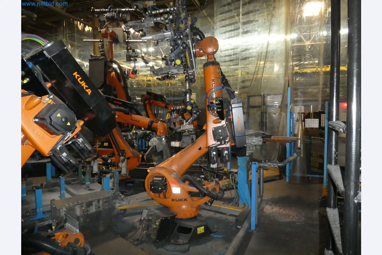 Robots, welding equipment and assembly accessories from the automotive industry-95