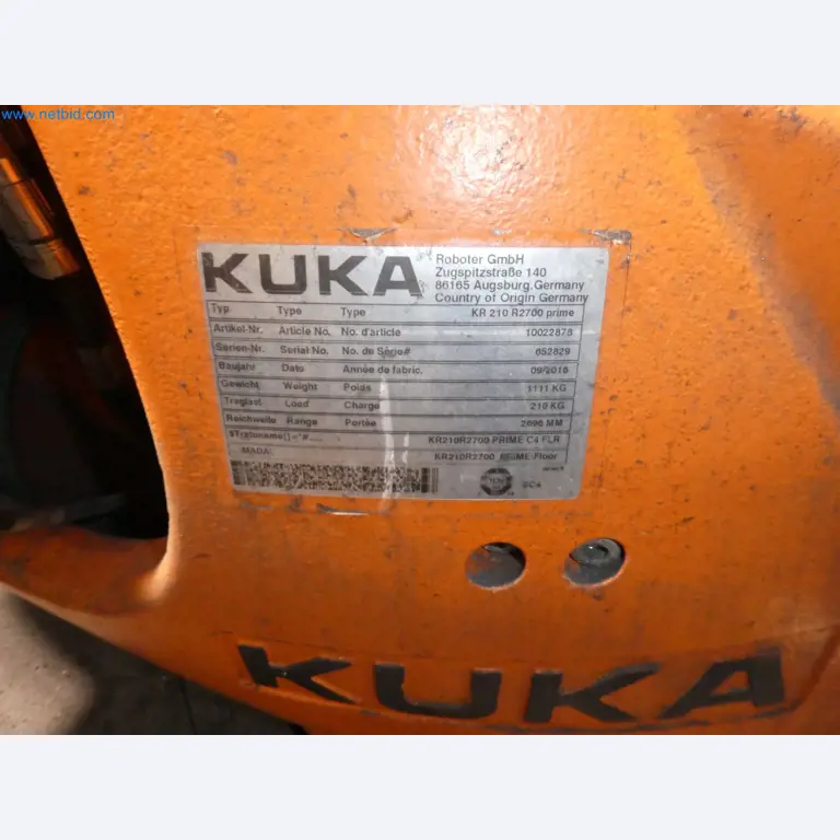 Robots, welding equipment and assembly accessories from the automotive industry-98