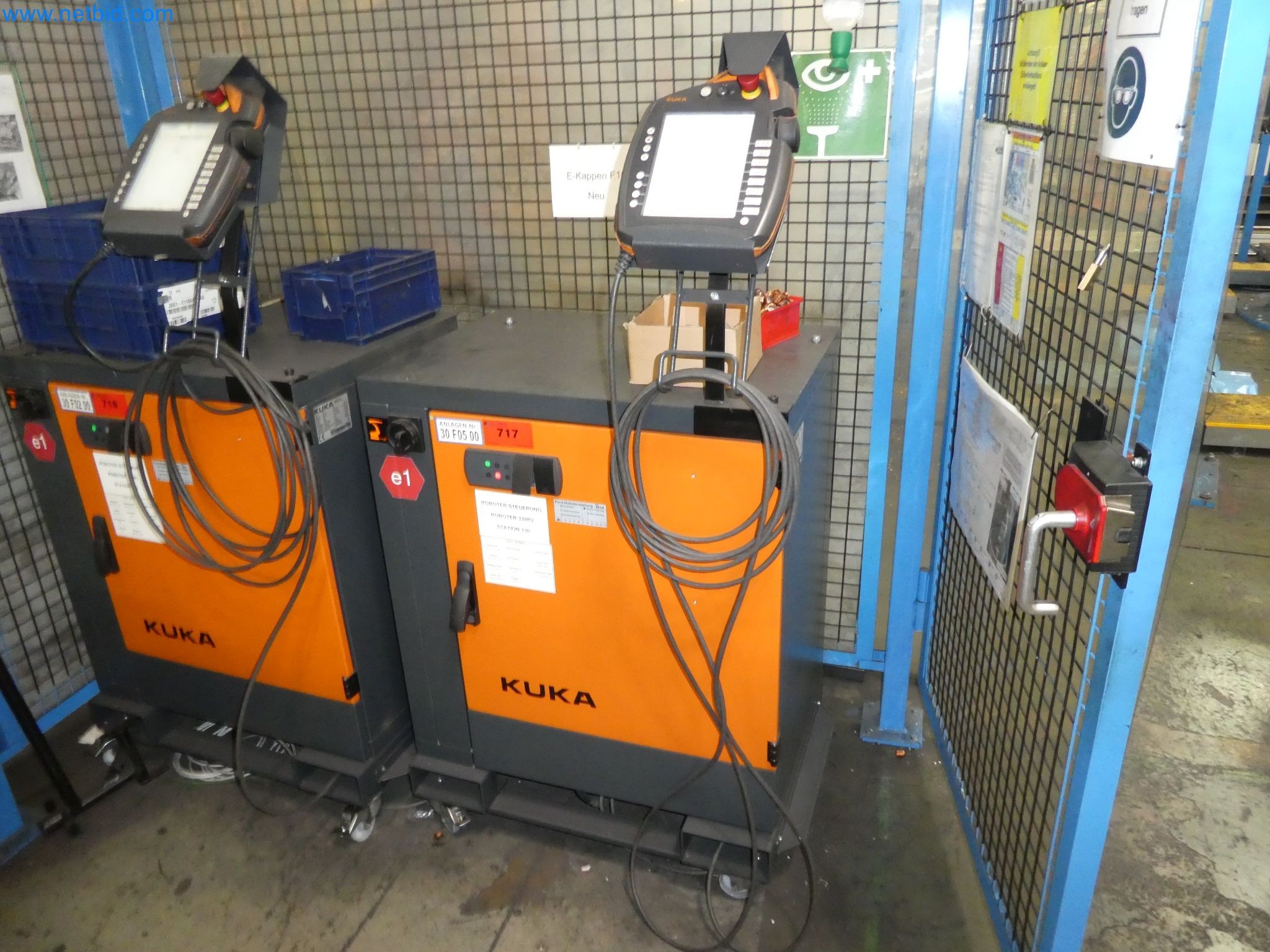 Robots, welding equipment and assembly accessories from the automotive industry-9