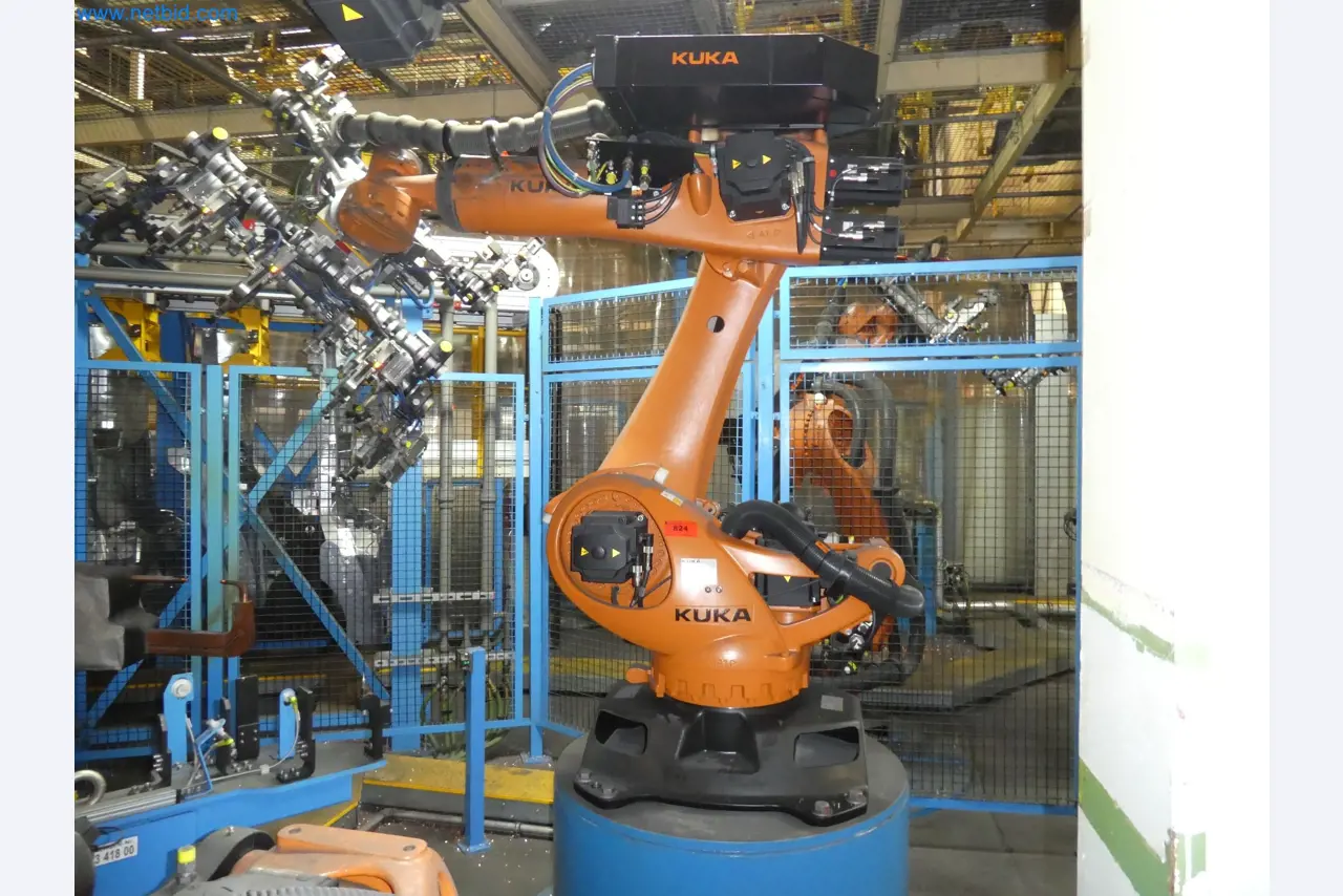 Robots, welding equipment and assembly accessories from the automotive industry-100
