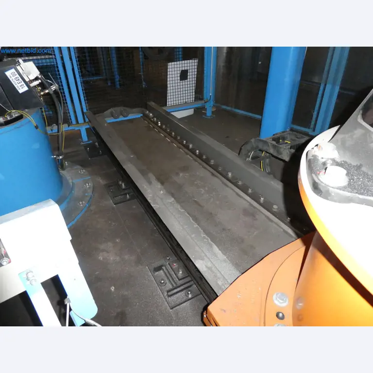 Robots, welding equipment and assembly accessories from the automotive industry-101