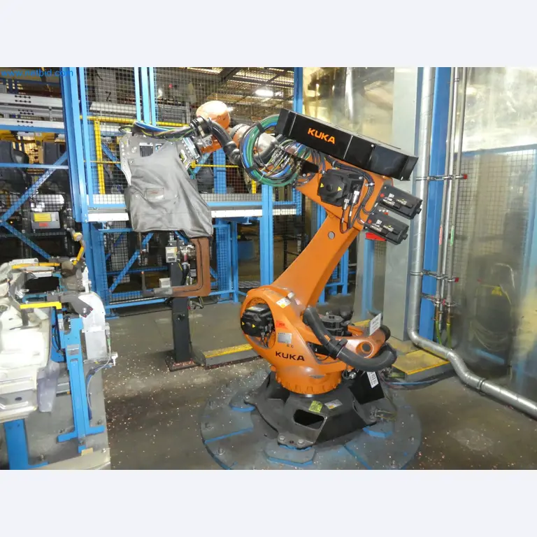 Robots, welding equipment and assembly accessories from the automotive industry-102