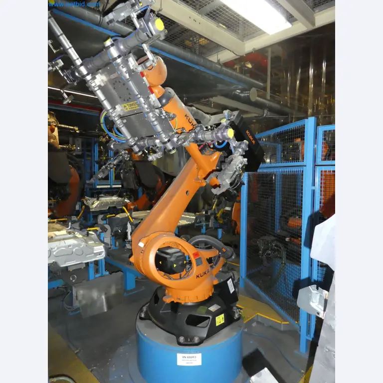 Robots, welding equipment and assembly accessories from the automotive industry-103