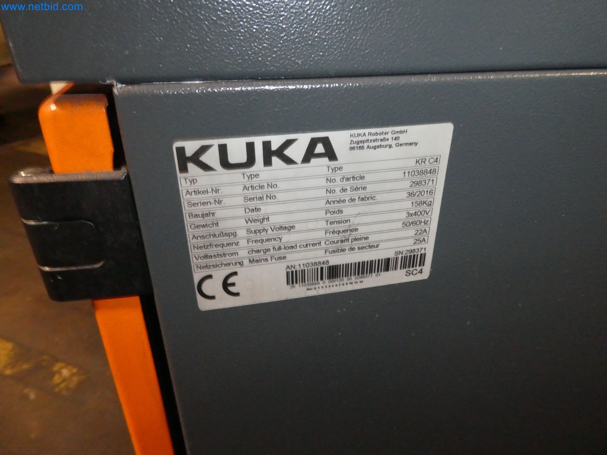 Robots, welding equipment and assembly accessories from the automotive industry-104