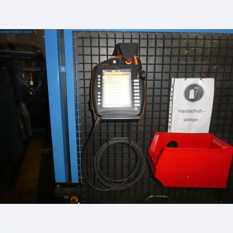 Robots, welding equipment and assembly accessories from the automotive industry-105