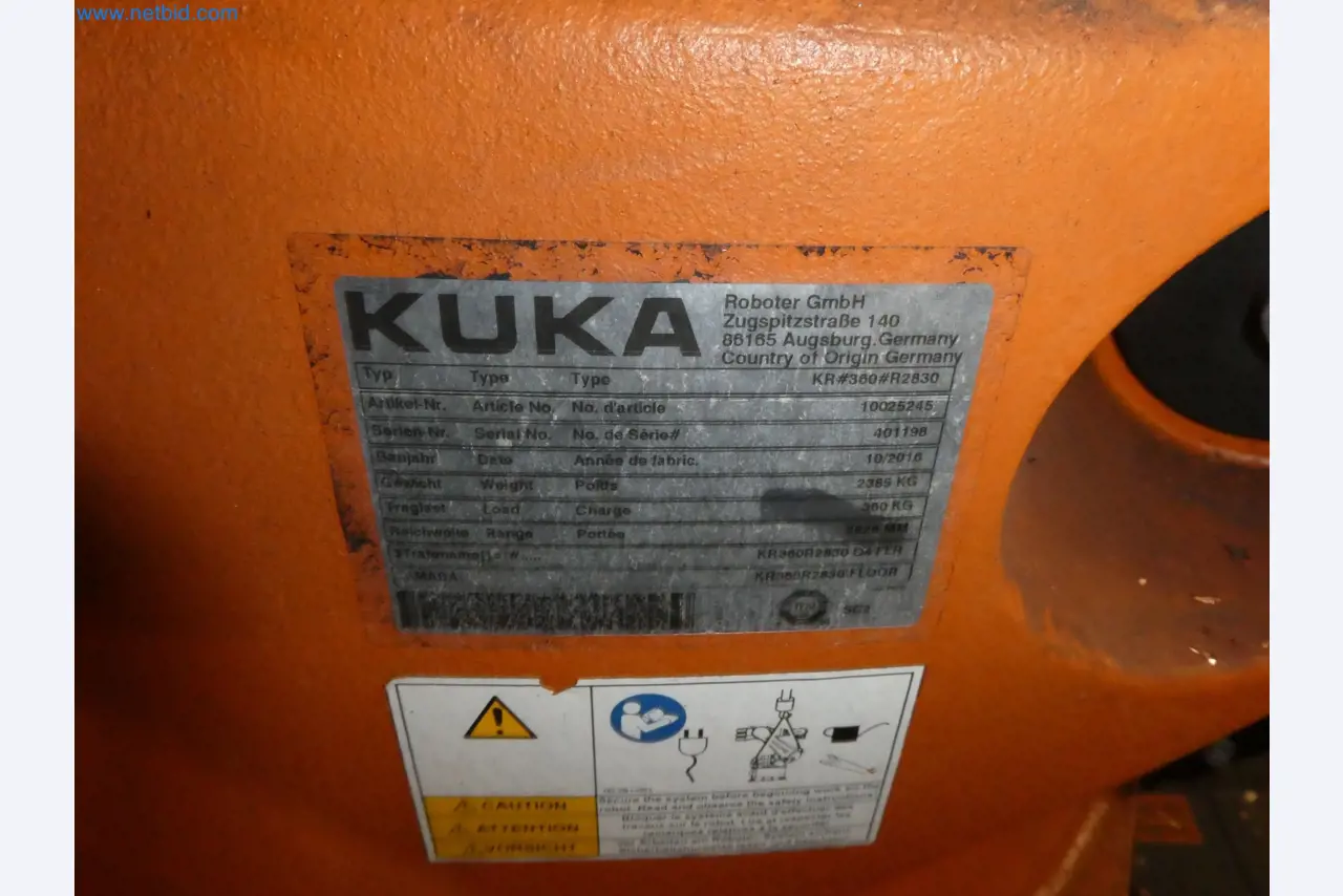 Robots, welding equipment and assembly accessories from the automotive industry-106