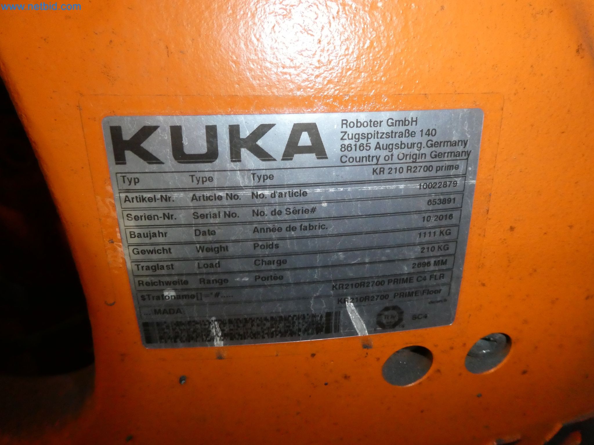 Robots, welding equipment and assembly accessories from the automotive industry-108