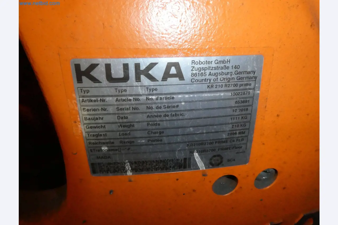 Robots, welding equipment and assembly accessories from the automotive industry-108