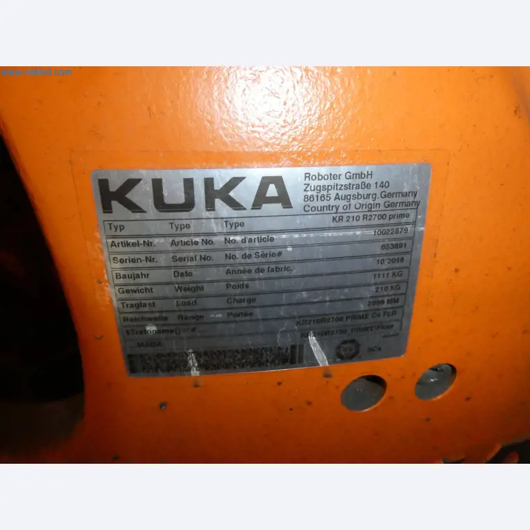 Robots, welding equipment and assembly accessories from the automotive industry-108