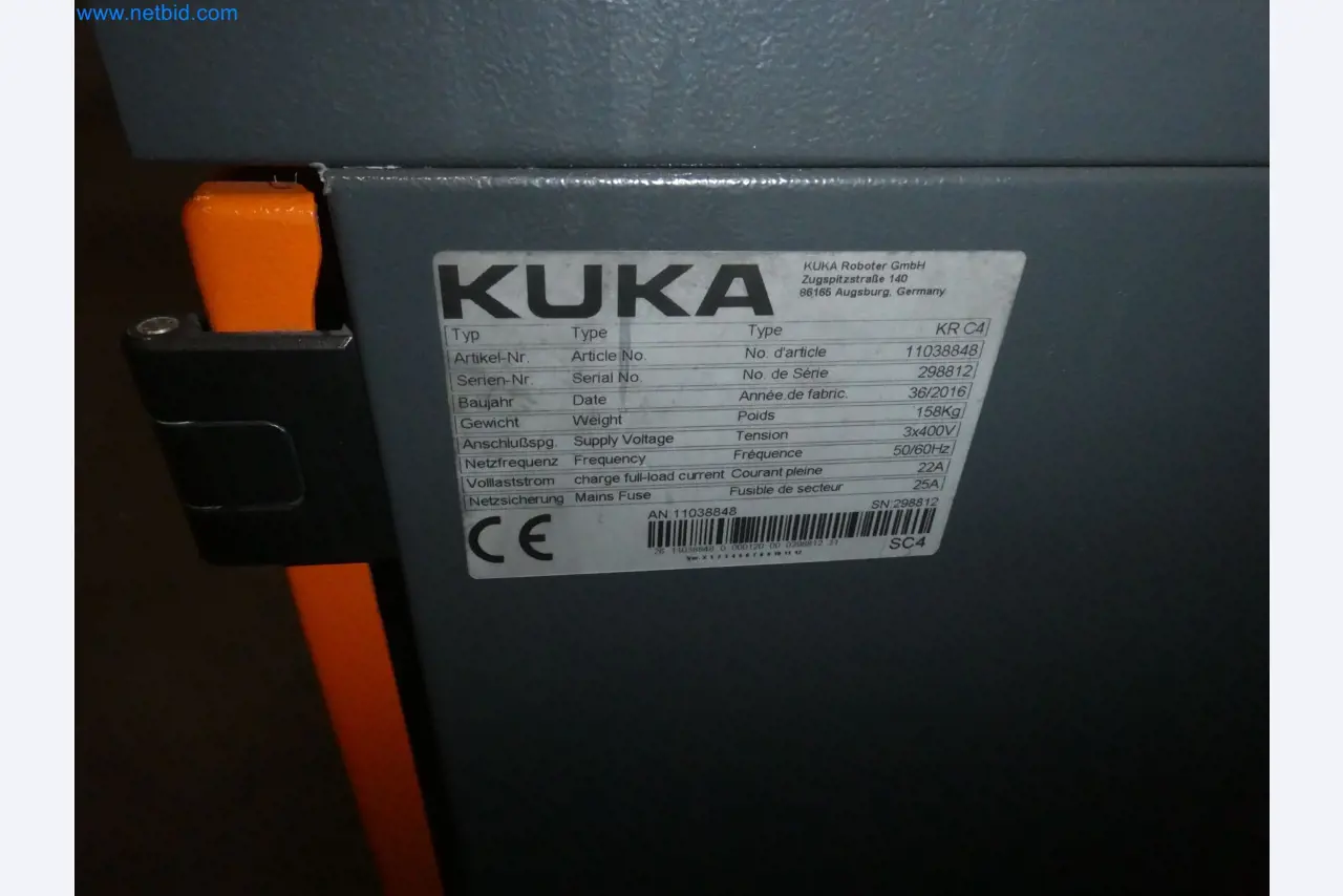 Robots, welding equipment and assembly accessories from the automotive industry-109