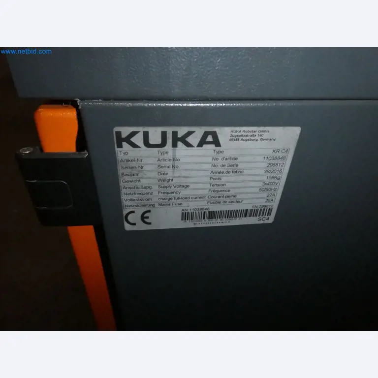 Robots, welding equipment and assembly accessories from the automotive industry-109