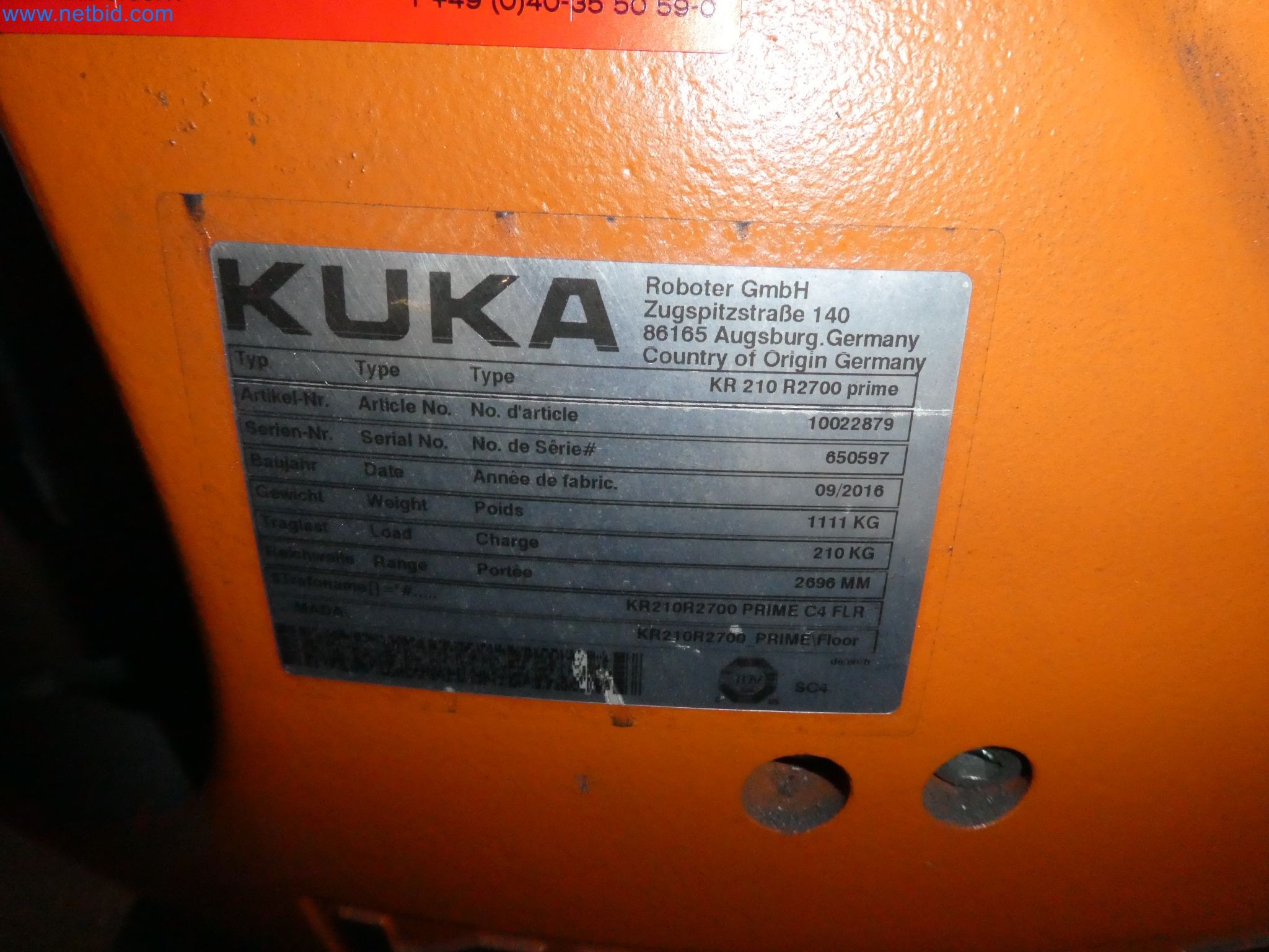 Robots, welding equipment and assembly accessories from the automotive industry-10