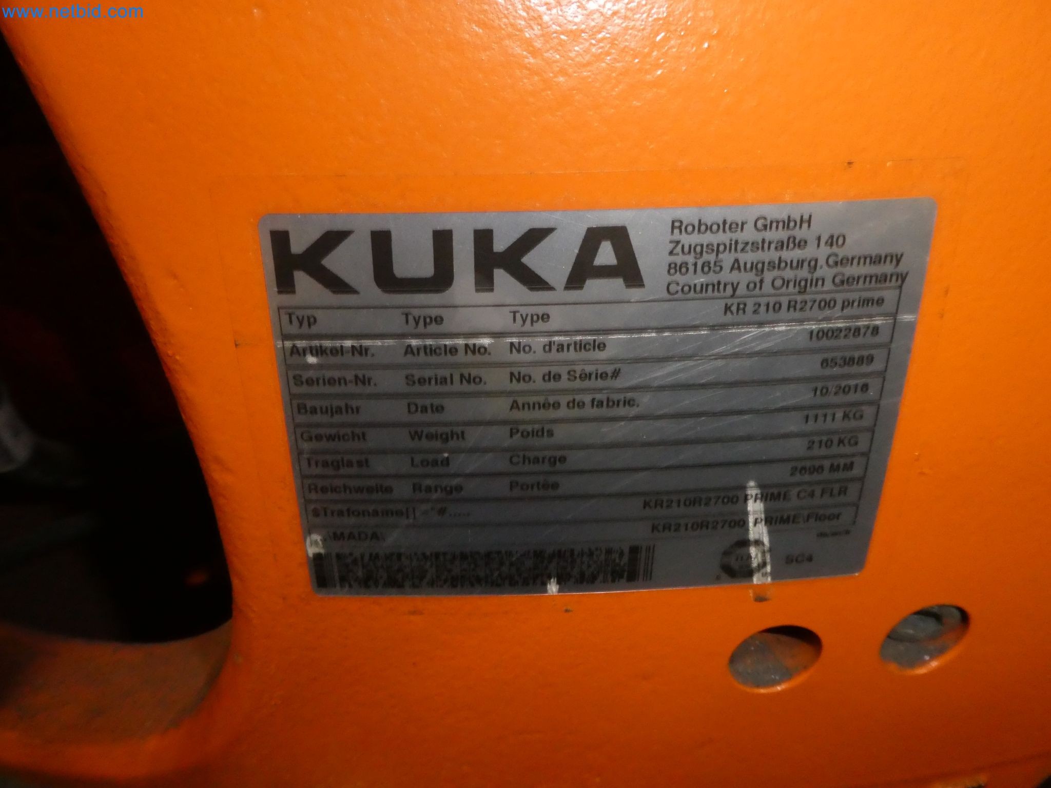 Robots, welding equipment and assembly accessories from the automotive industry-115