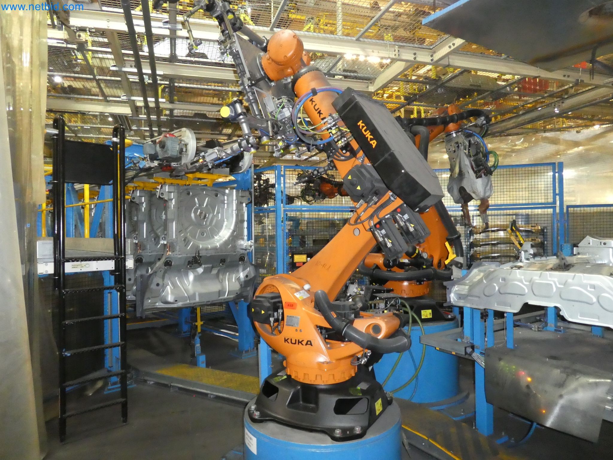 Robots, welding equipment and assembly accessories from the automotive industry-116