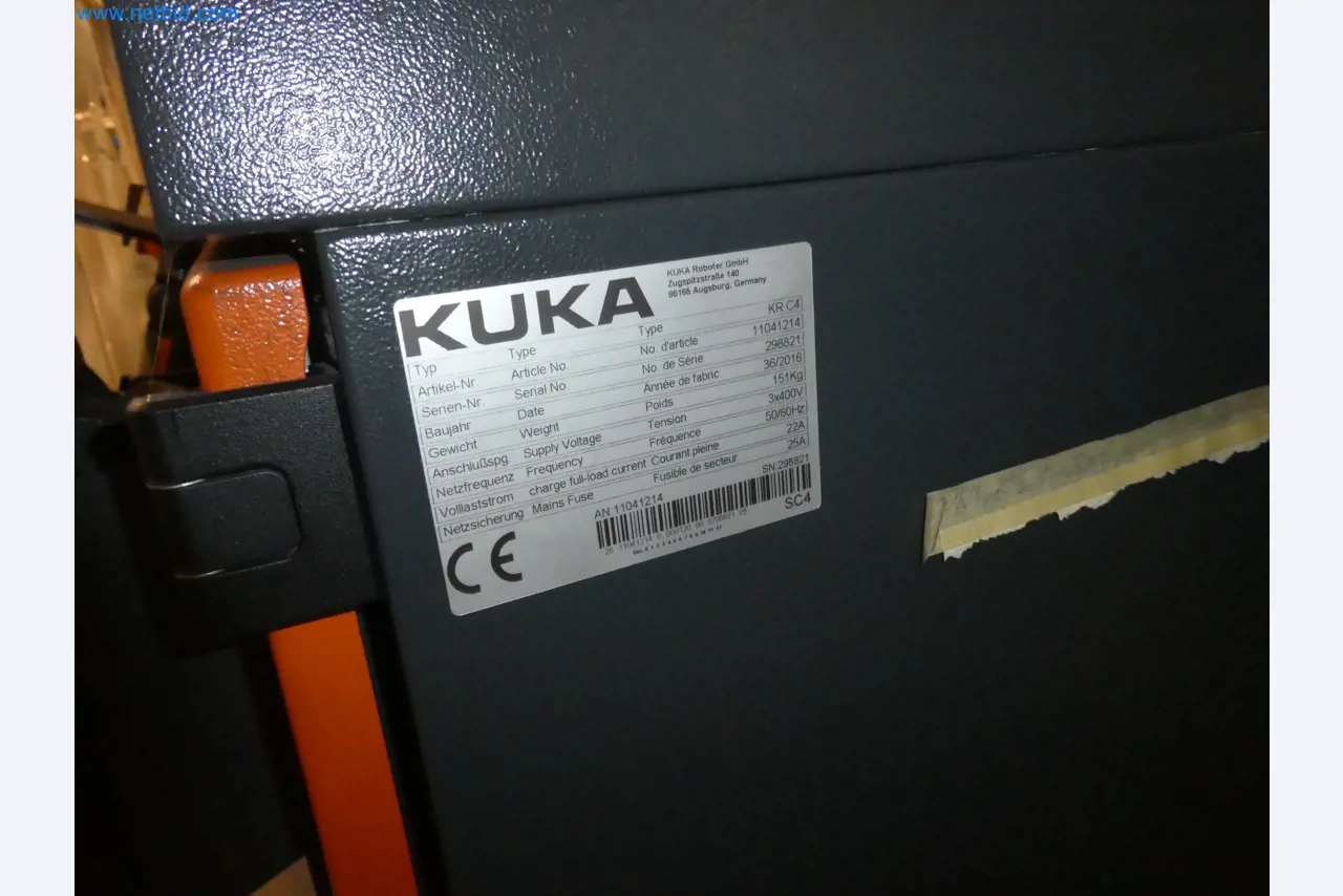 Robots, welding equipment and assembly accessories from the automotive industry-117