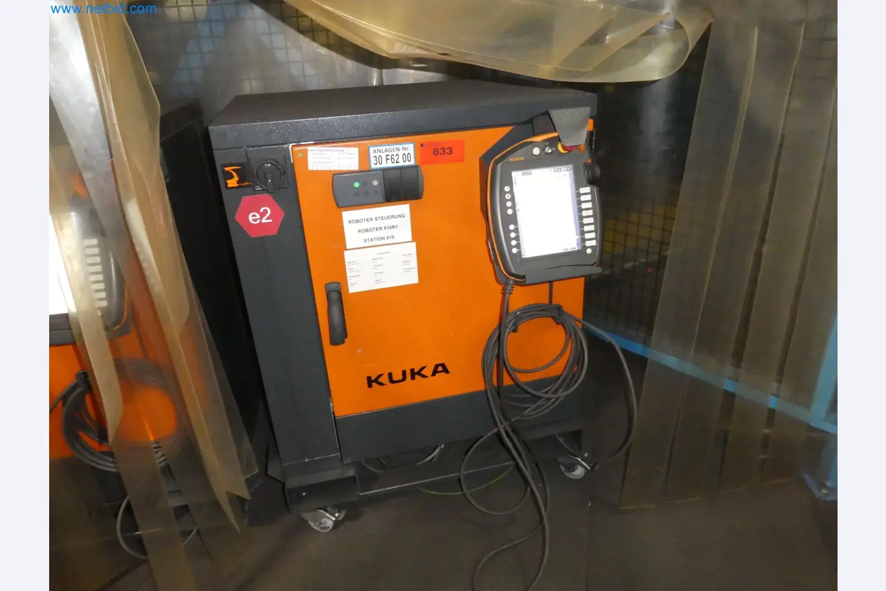 Robots, welding equipment and assembly accessories from the automotive industry-118