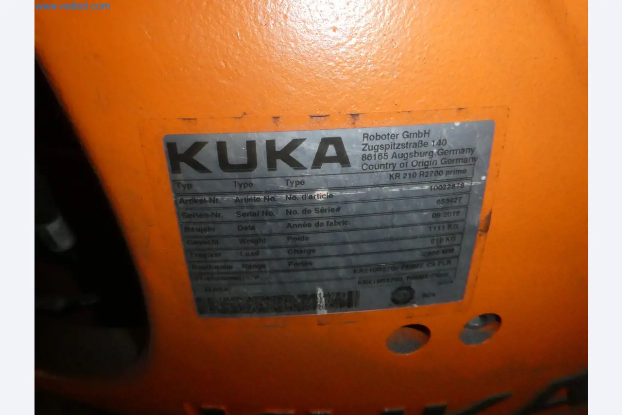 Robots, welding equipment and assembly accessories from the automotive industry-119