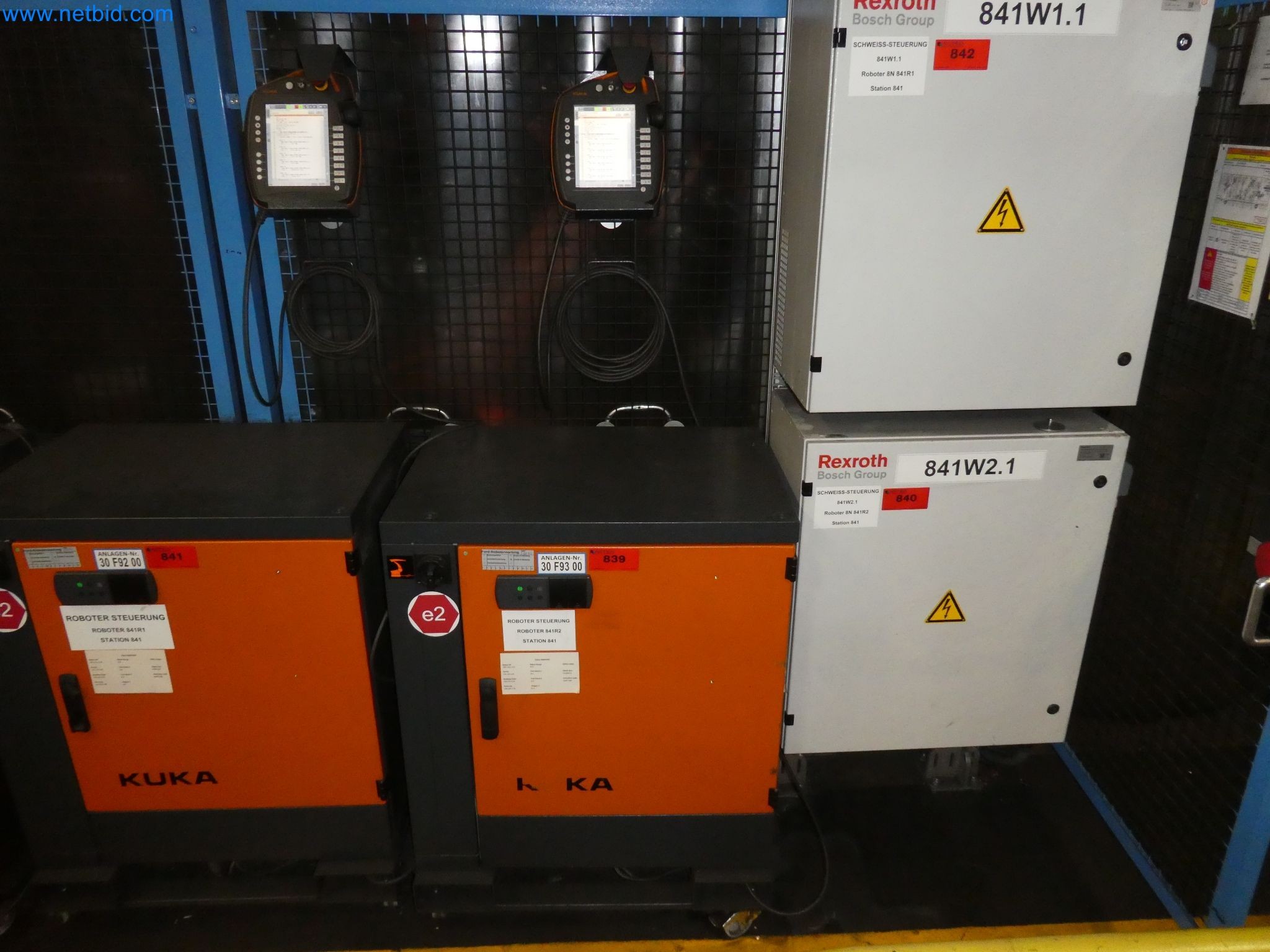 Robots, welding equipment and assembly accessories from the automotive industry-122