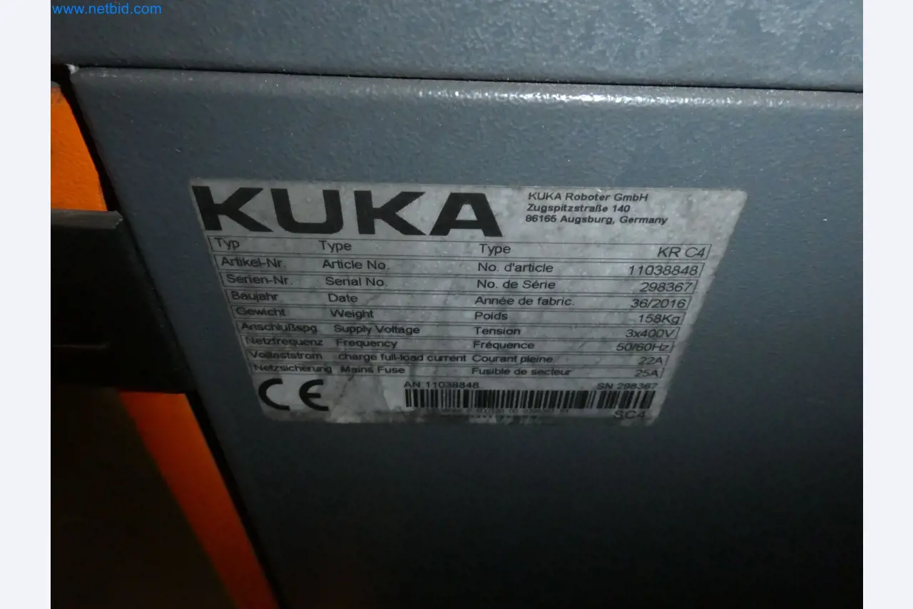 Robots, welding equipment and assembly accessories from the automotive industry-124