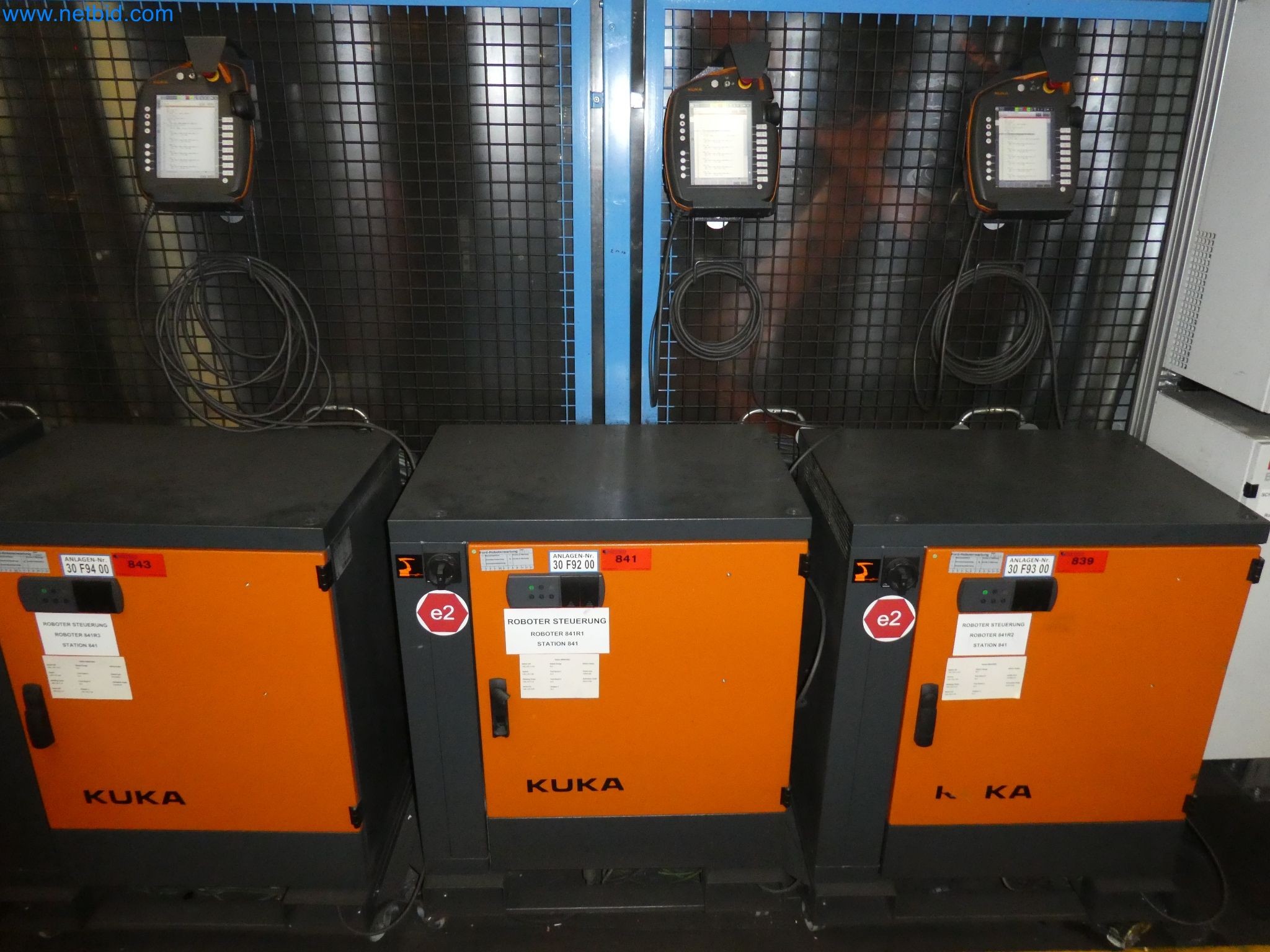 Robots, welding equipment and assembly accessories from the automotive industry-129