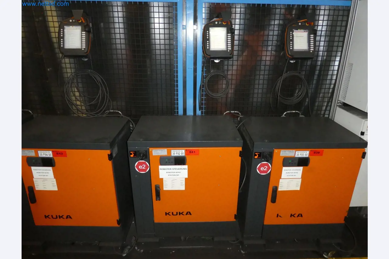 Robots, welding equipment and assembly accessories from the automotive industry-129