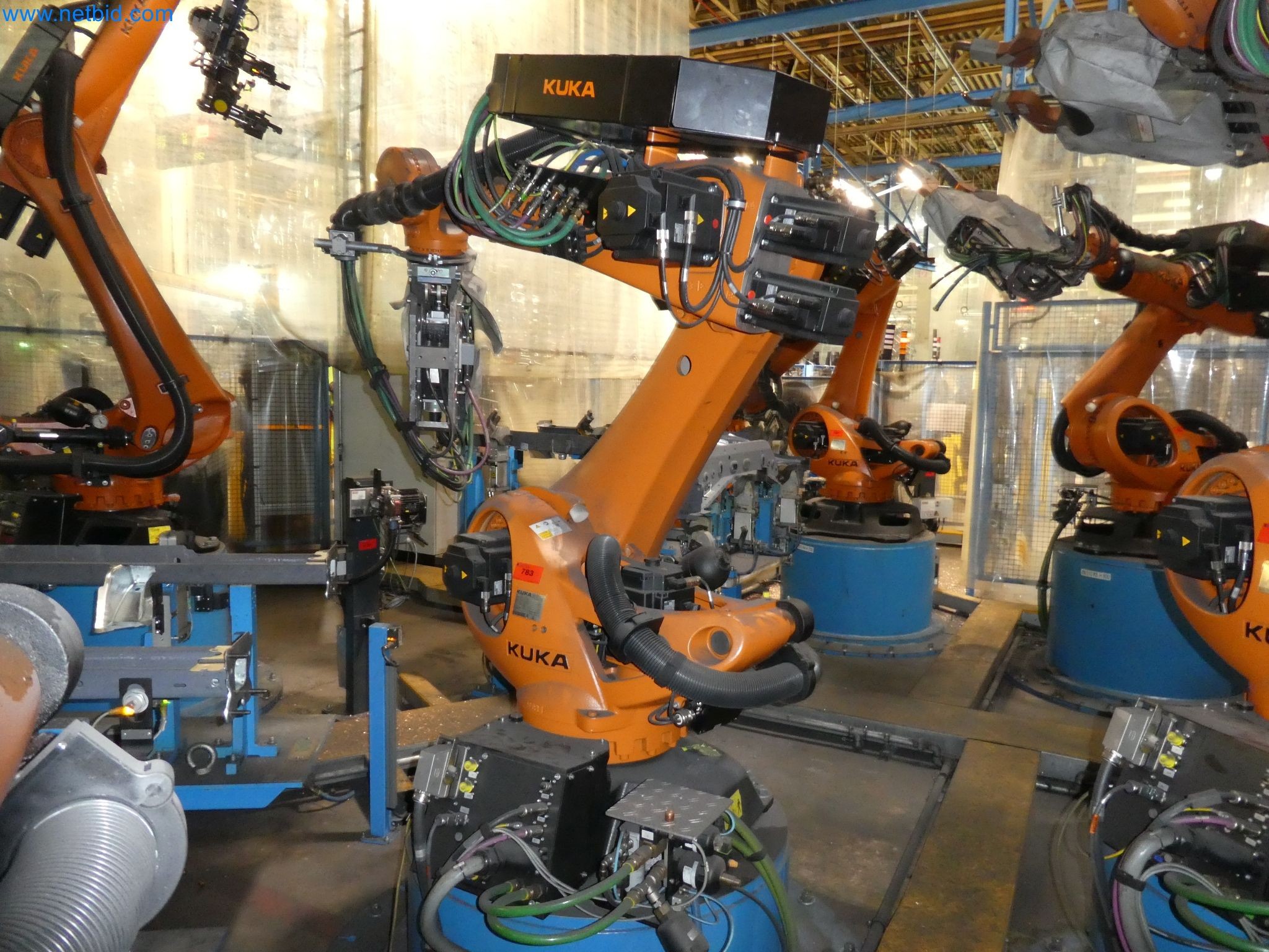 Robots, welding equipment and assembly accessories from the automotive industry-12