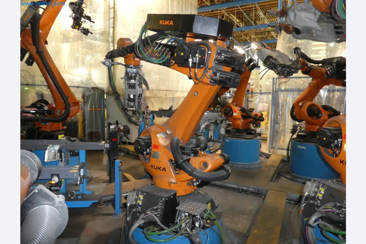 Robots, welding equipment and assembly accessories from the automotive industry-12