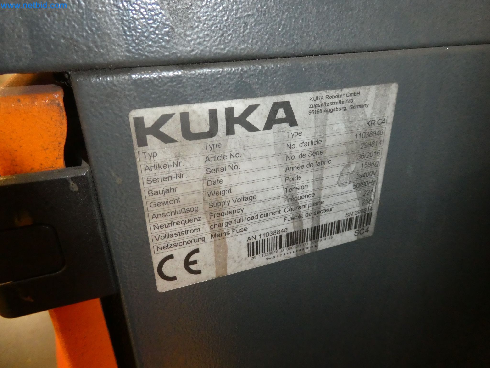 Robots, welding equipment and assembly accessories from the automotive industry-130