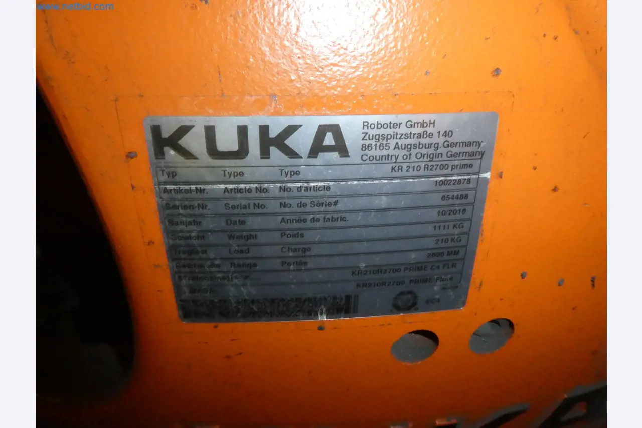 Robots, welding equipment and assembly accessories from the automotive industry-131