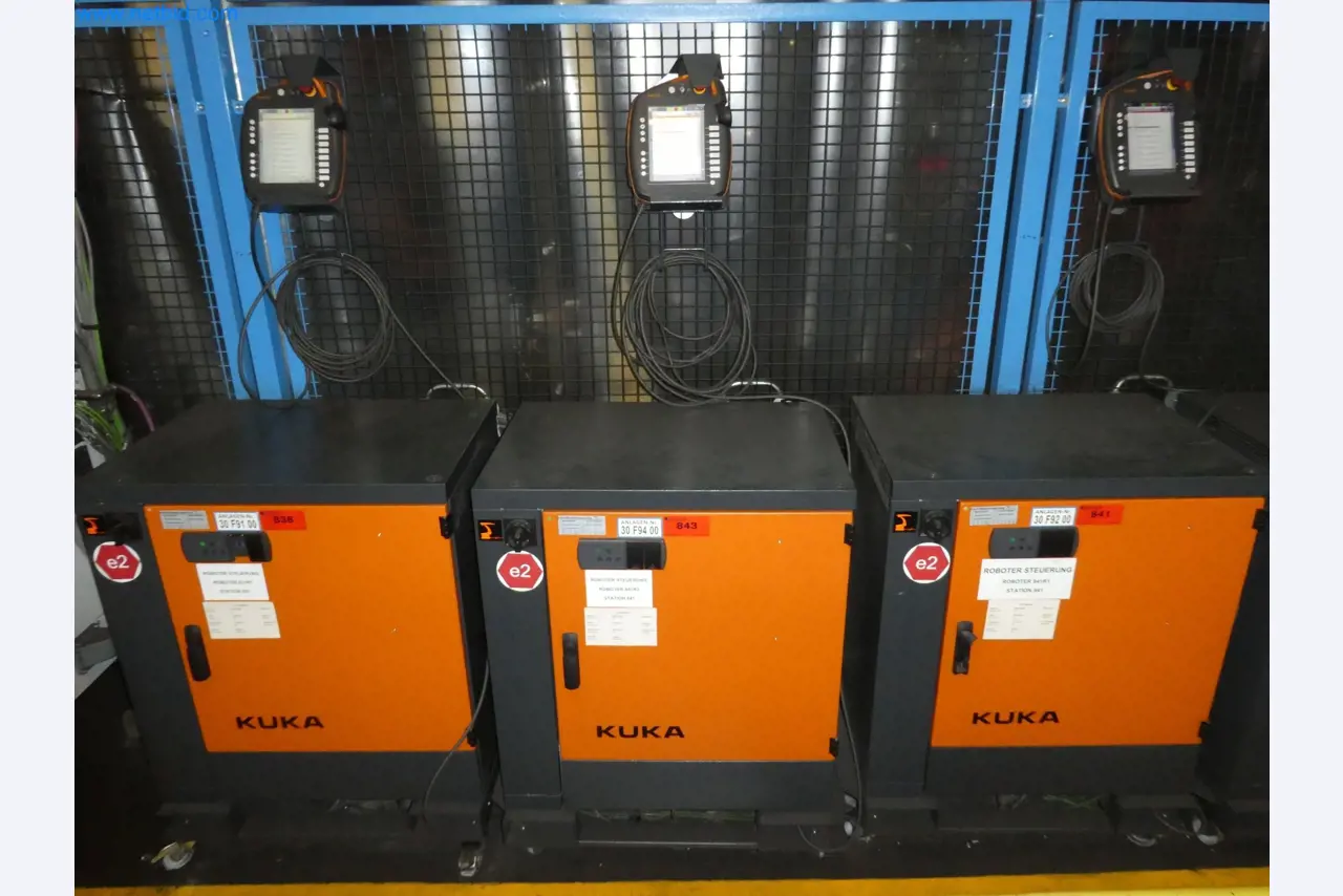 Robots, welding equipment and assembly accessories from the automotive industry-133