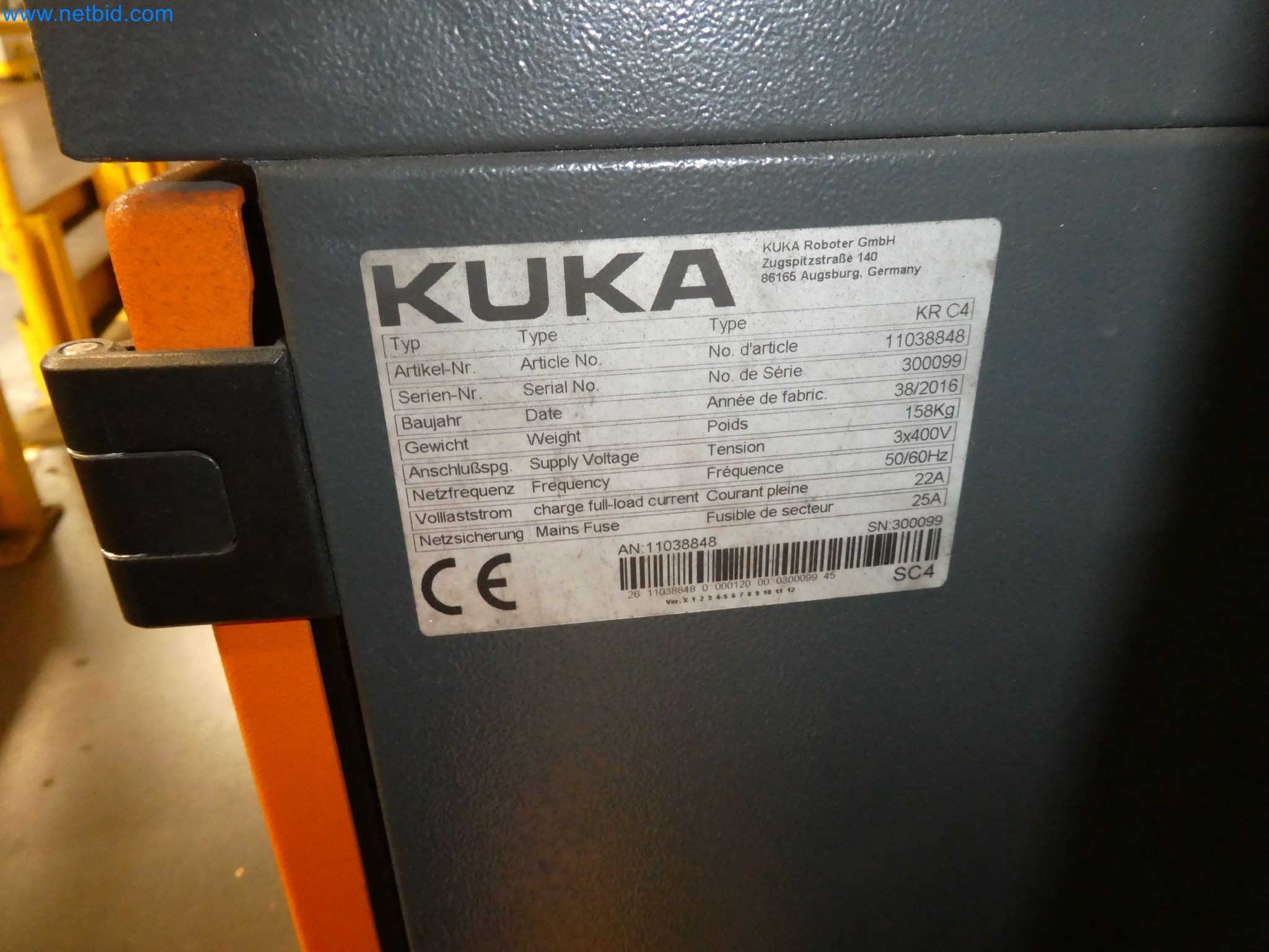 Robots, welding equipment and assembly accessories from the automotive industry-134