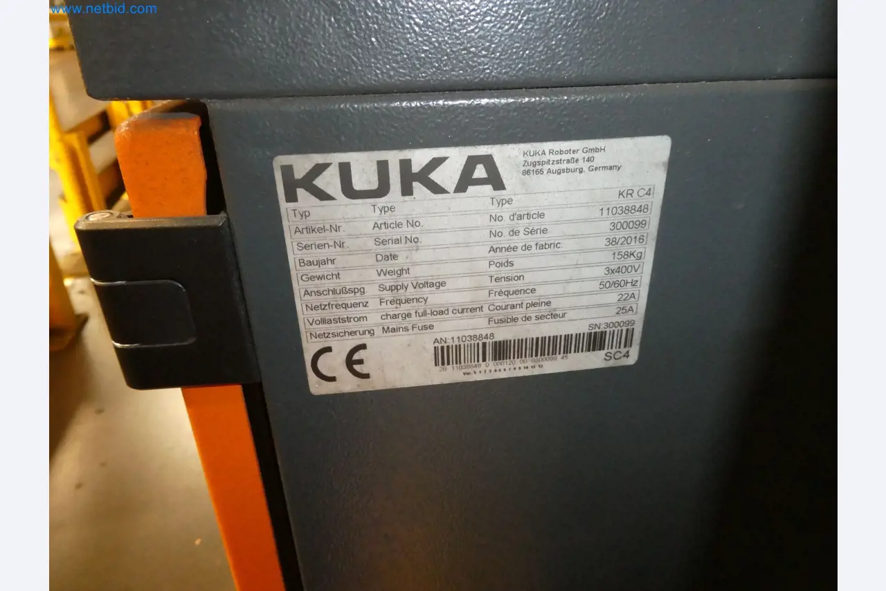 Robots, welding equipment and assembly accessories from the automotive industry-134