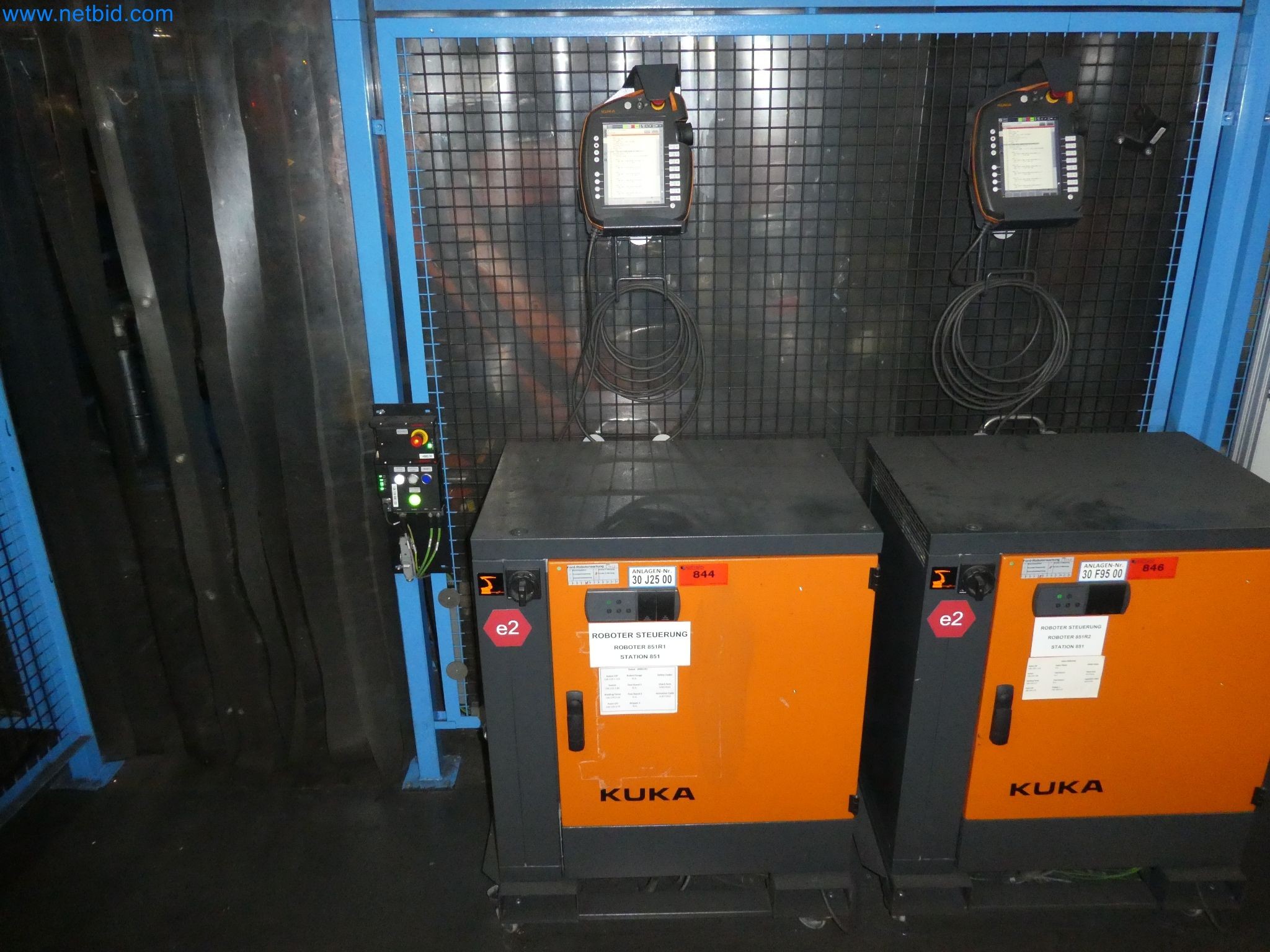 Robots, welding equipment and assembly accessories from the automotive industry-138