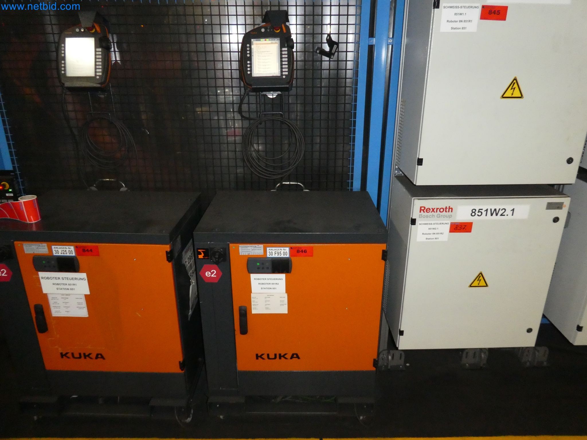 Robots, welding equipment and assembly accessories from the automotive industry-139