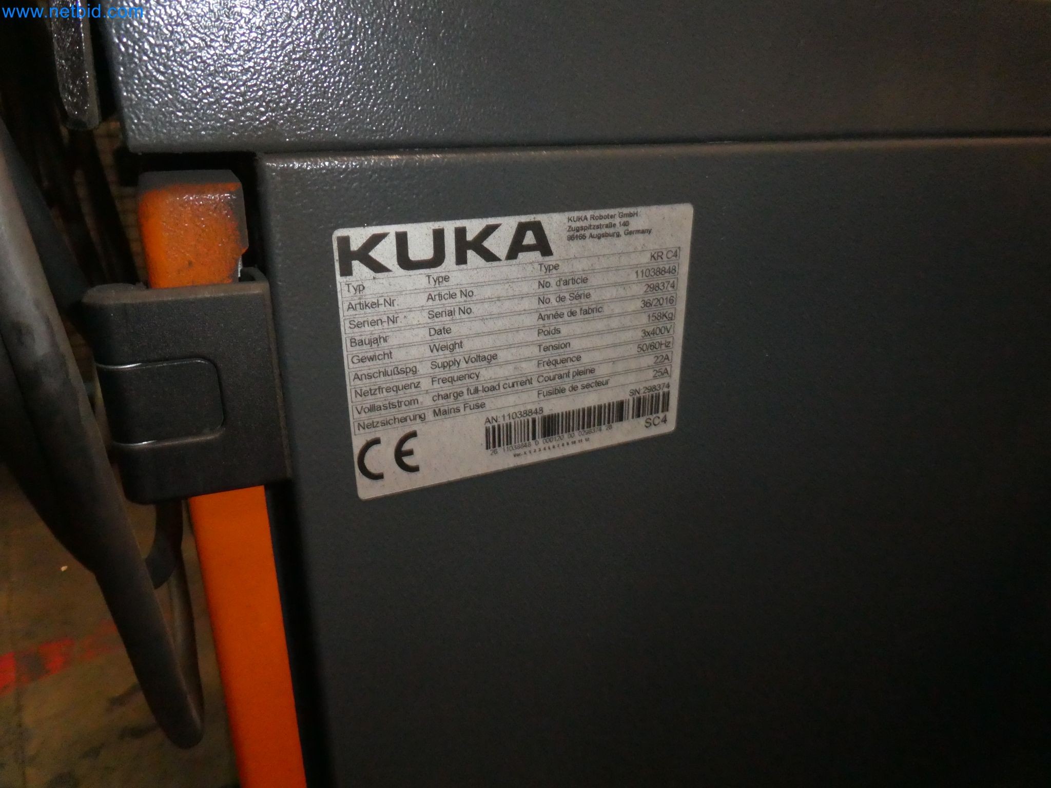 Robots, welding equipment and assembly accessories from the automotive industry-13