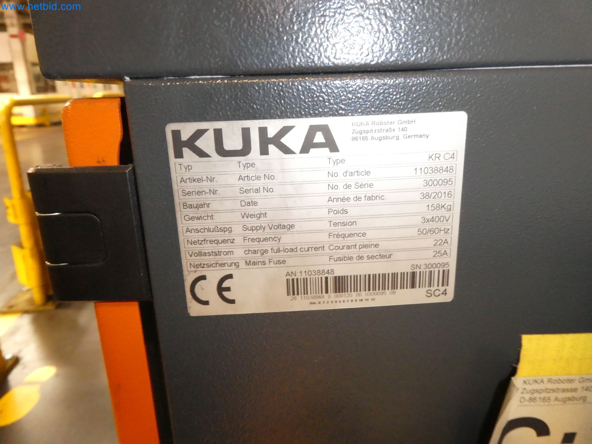 Robots, welding equipment and assembly accessories from the automotive industry-142