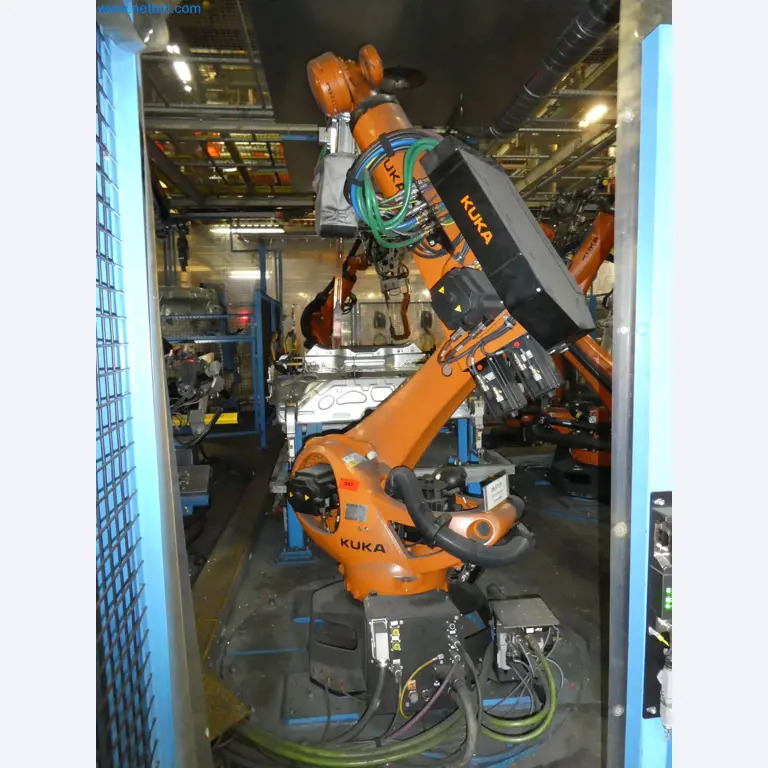 Robots, welding equipment and assembly accessories from the automotive industry-143