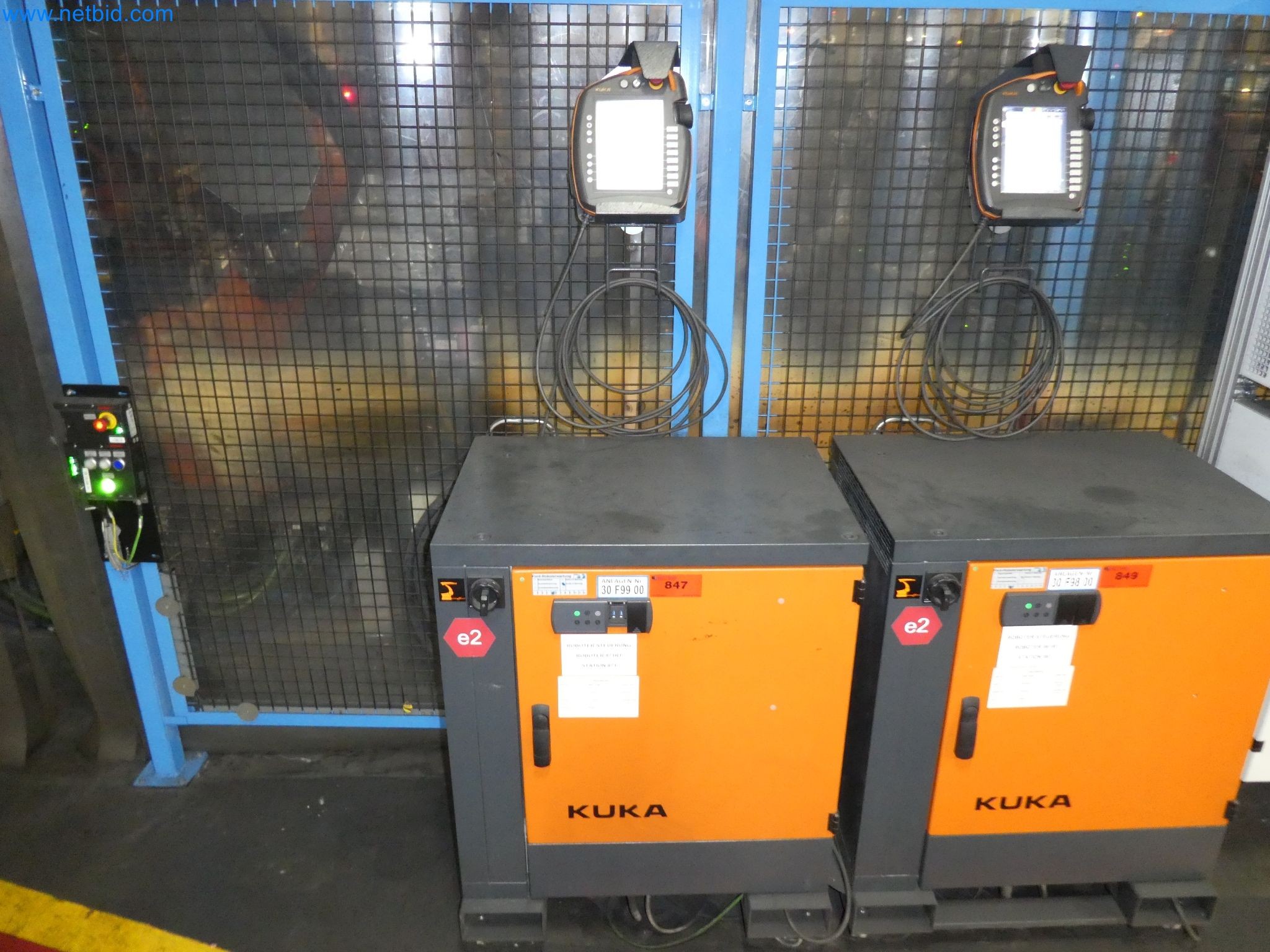 Robots, welding equipment and assembly accessories from the automotive industry-145