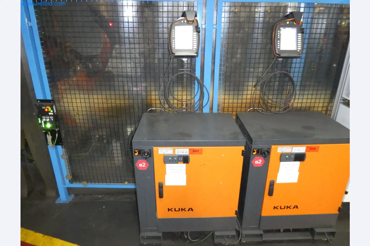 Robots, welding equipment and assembly accessories from the automotive industry-145