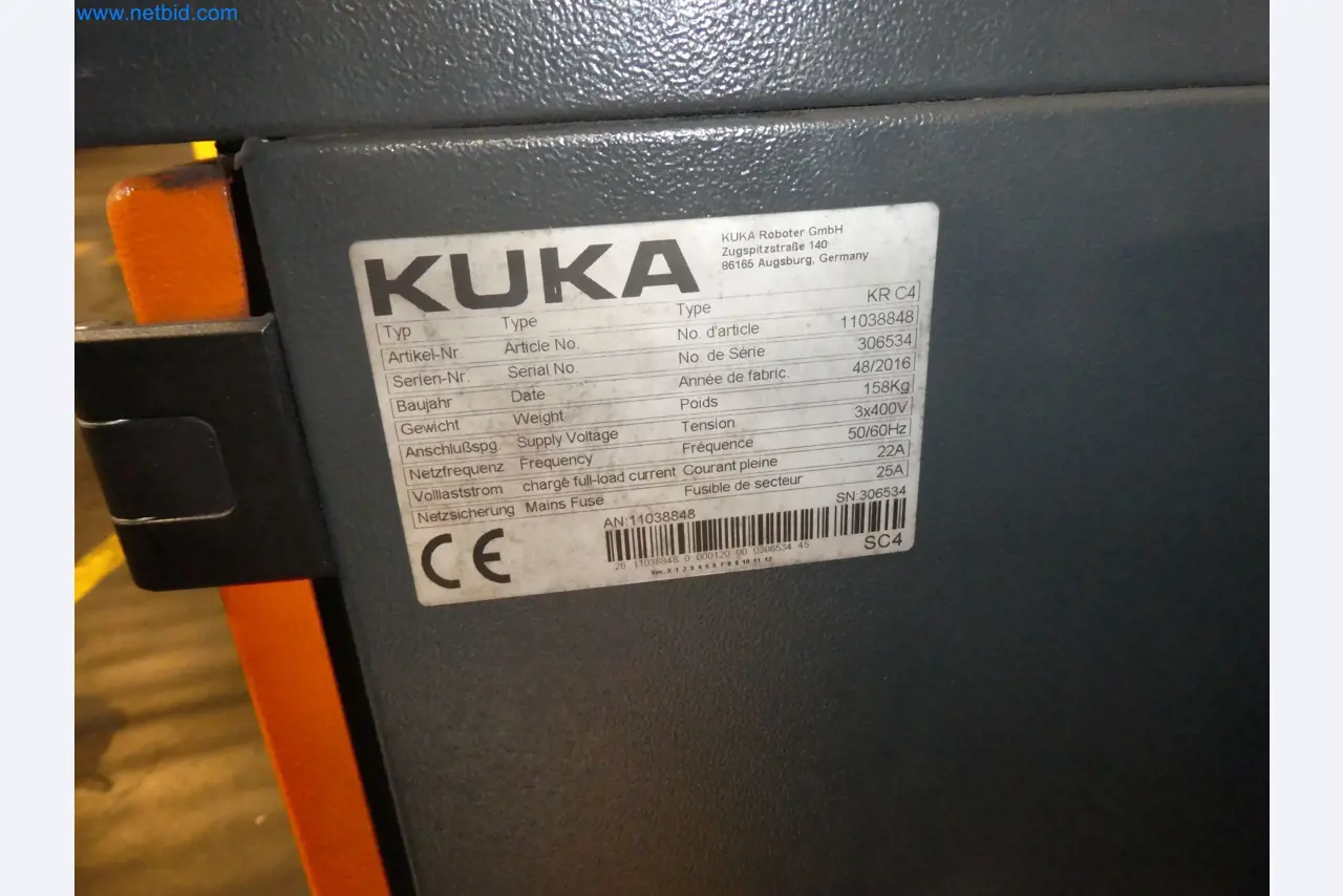 Robots, welding equipment and assembly accessories from the automotive industry-150