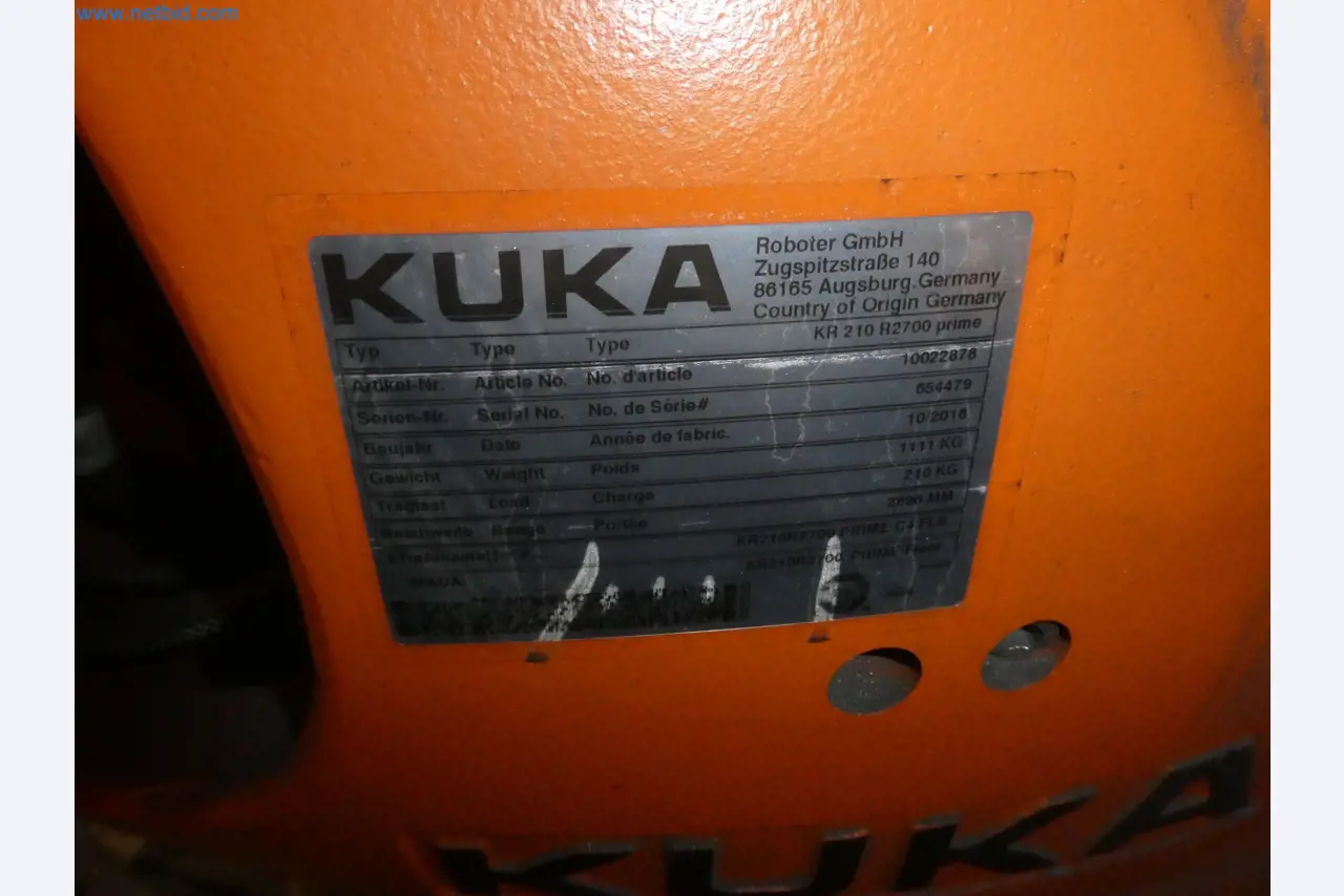 Robots, welding equipment and assembly accessories from the automotive industry-152