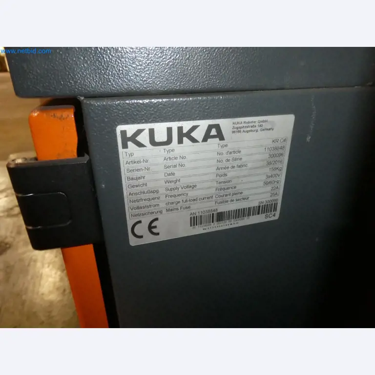 Robots, welding equipment and assembly accessories from the automotive industry-154