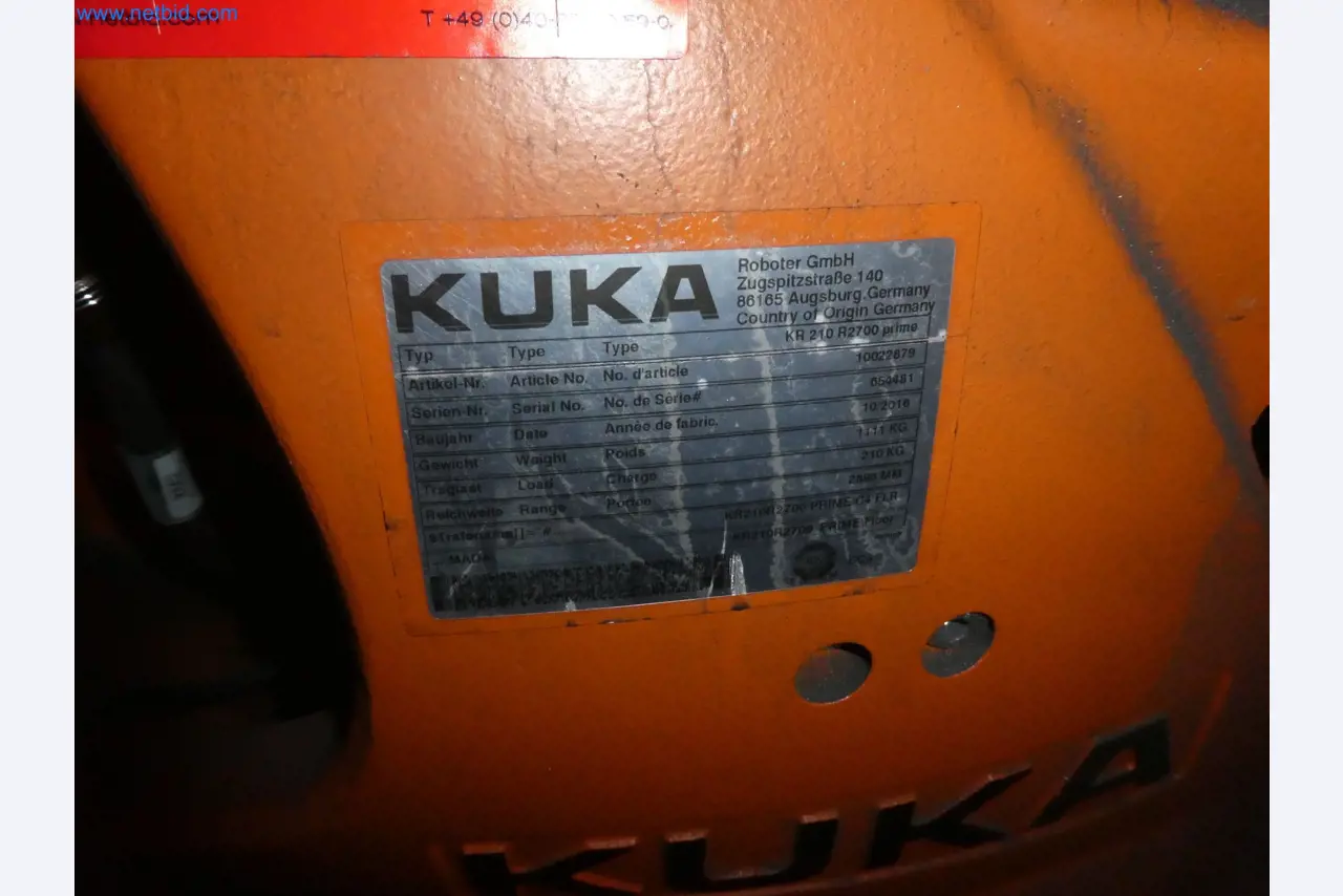 Robots, welding equipment and assembly accessories from the automotive industry-155