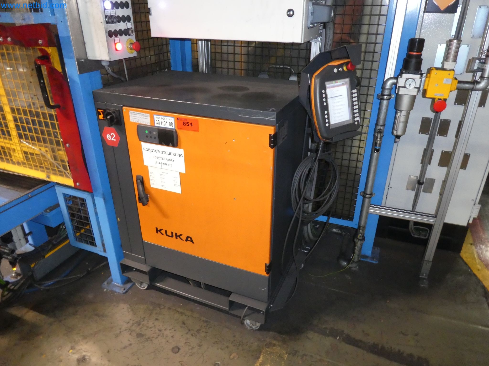 Robots, welding equipment and assembly accessories from the automotive industry-158