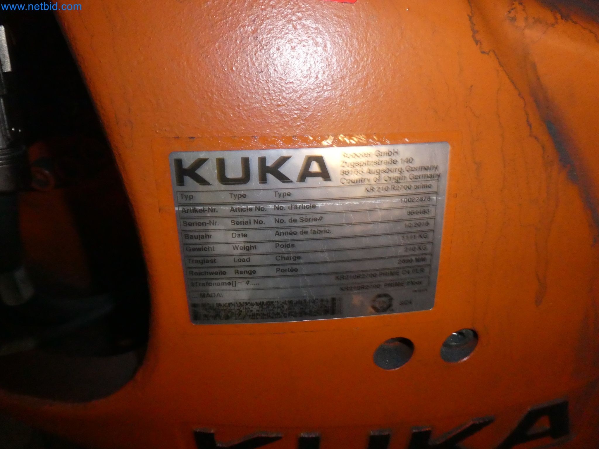 Robots, welding equipment and assembly accessories from the automotive industry-160